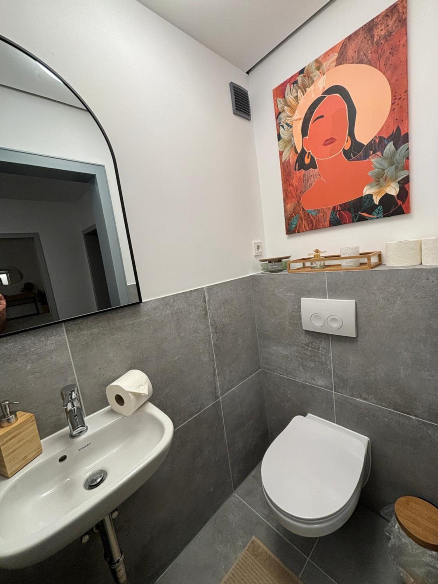 140Qm - 4 Zimmer- Parkplatz - Autobahn - Blauer See - Mallibase Apartments Garbsen Eksteriør billede