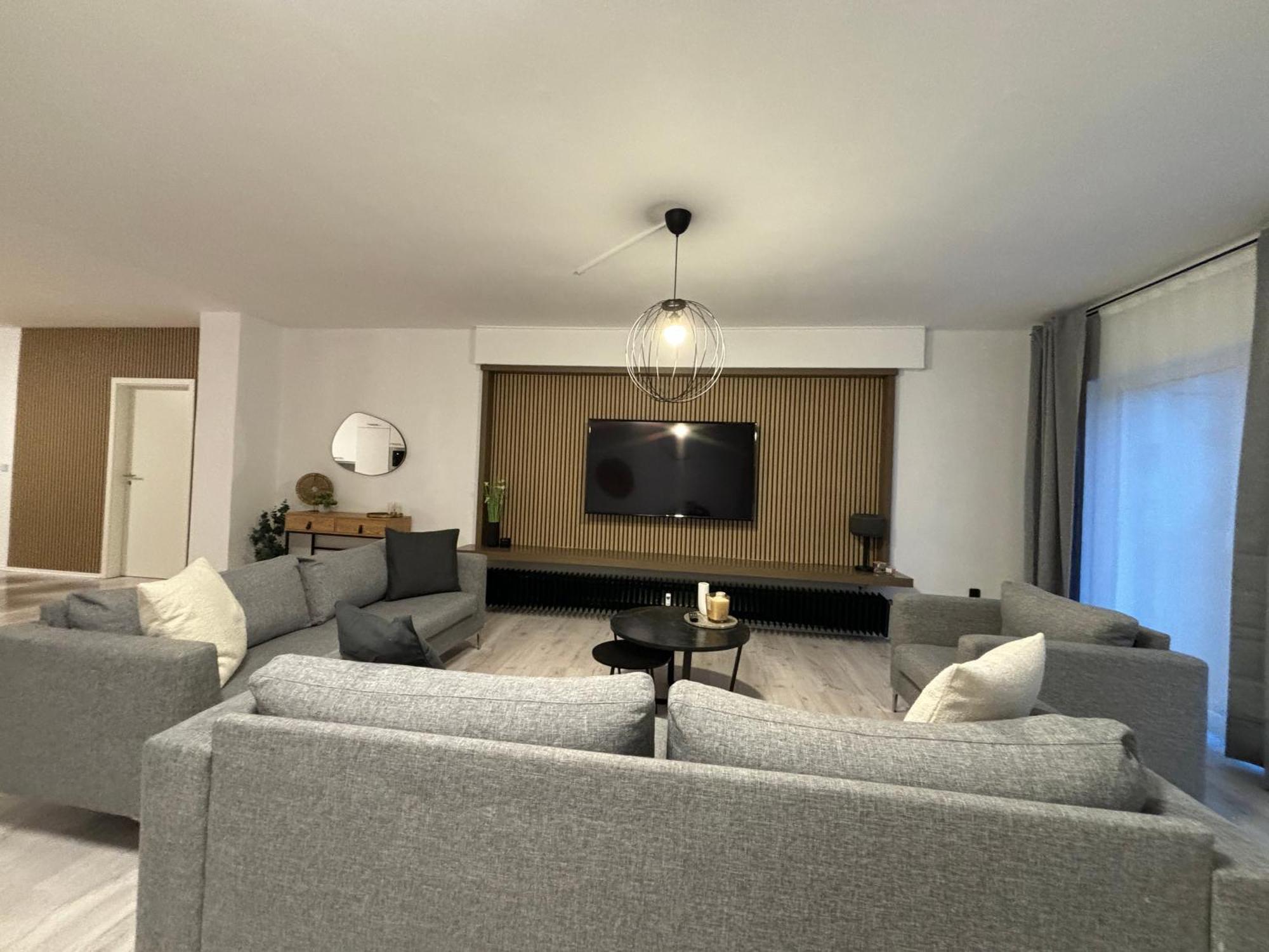 140Qm - 4 Zimmer- Parkplatz - Autobahn - Blauer See - Mallibase Apartments Garbsen Eksteriør billede