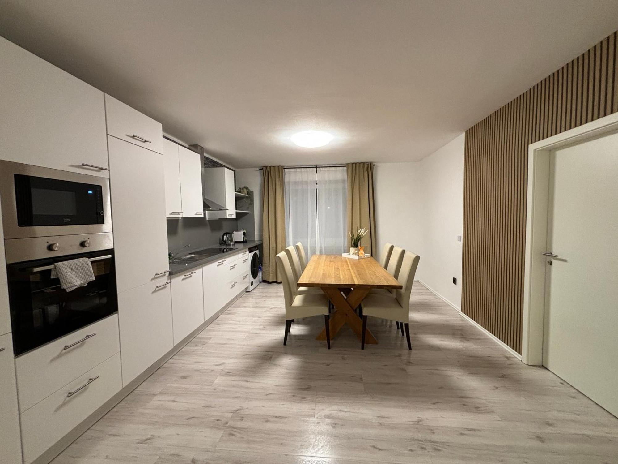 140Qm - 4 Zimmer- Parkplatz - Autobahn - Blauer See - Mallibase Apartments Garbsen Eksteriør billede