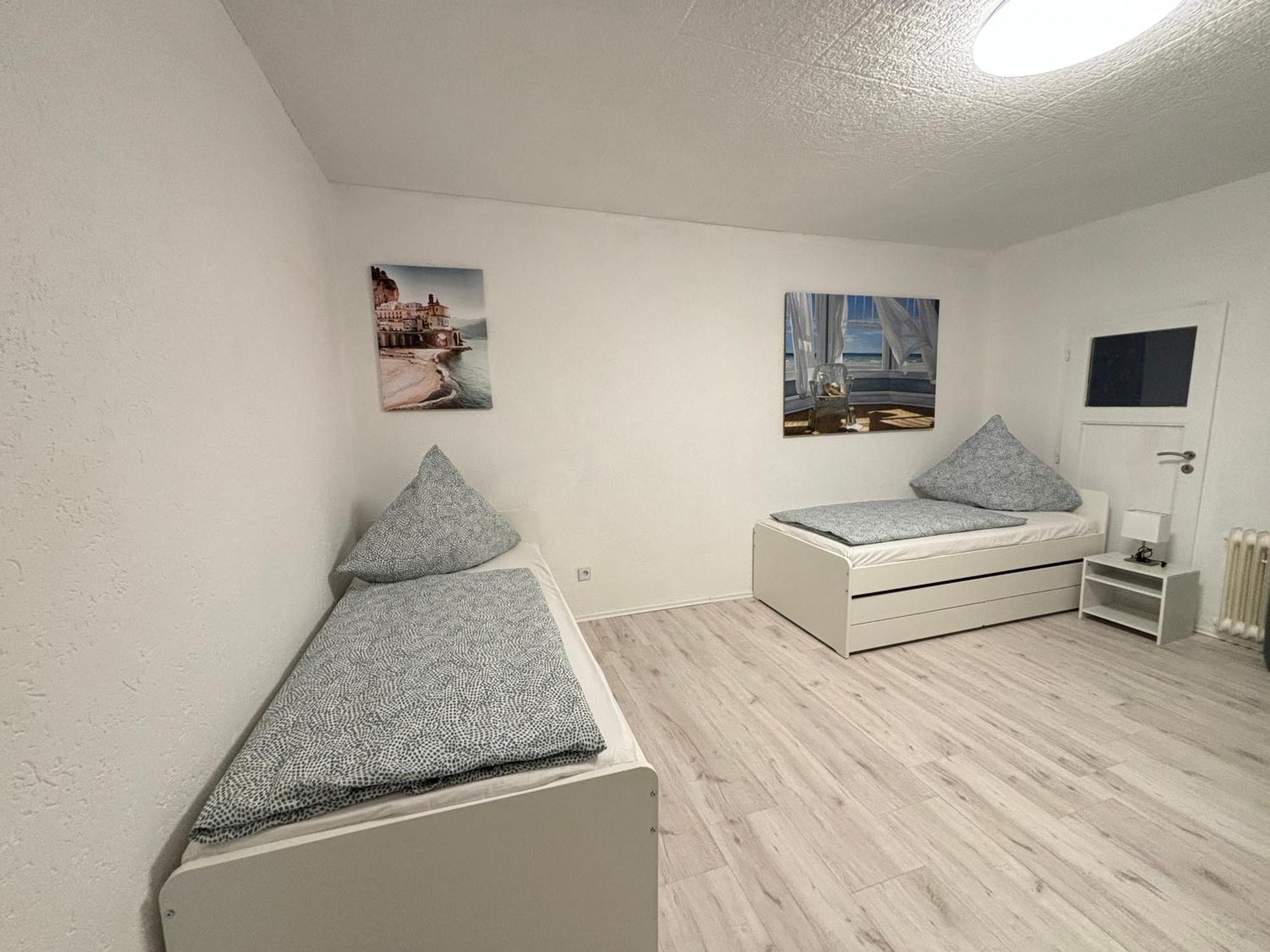 140Qm - 4 Zimmer- Parkplatz - Autobahn - Blauer See - Mallibase Apartments Garbsen Eksteriør billede