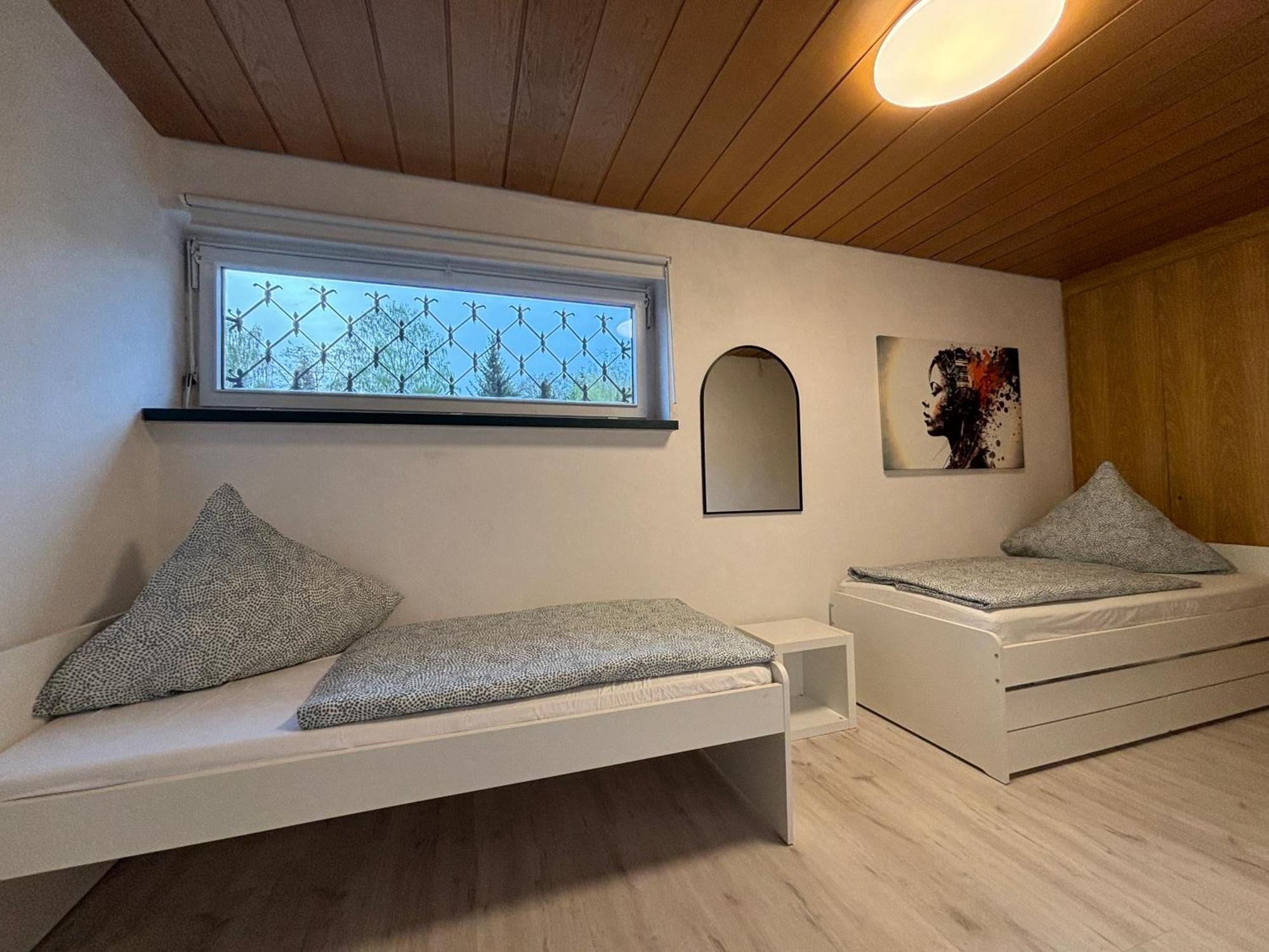 140Qm - 4 Zimmer- Parkplatz - Autobahn - Blauer See - Mallibase Apartments Garbsen Eksteriør billede
